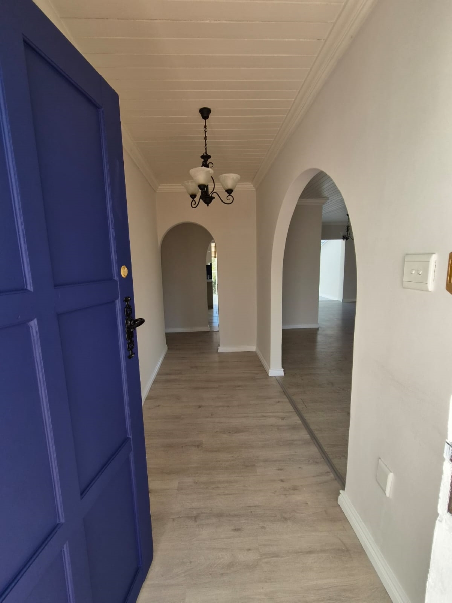 To Let 3 Bedroom Property for Rent in Table View Western Cape